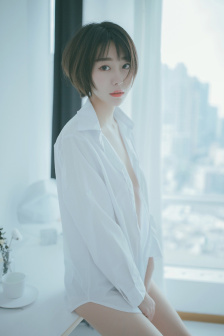 《艳妇荡乳》